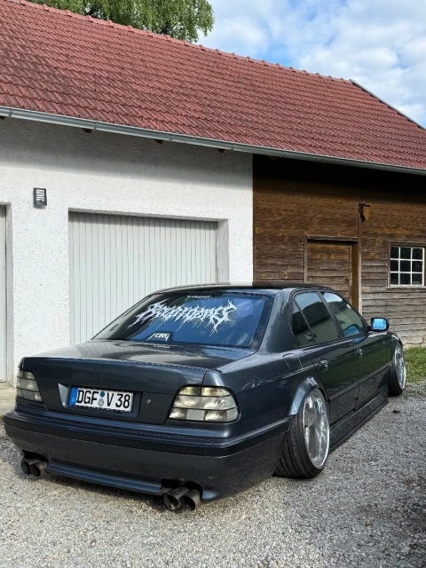 NADKOLA POSZERZANE TYLNE BMW E38